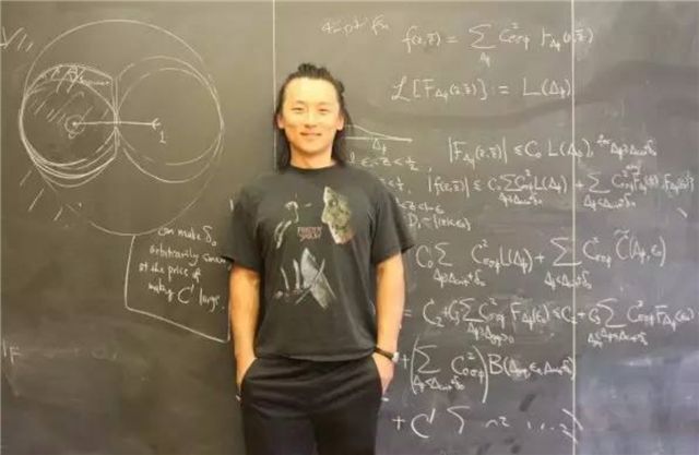 doan-hi-thien-tai-khien-dai-hoc-harvard-pha-vo-thong-le-300-nam