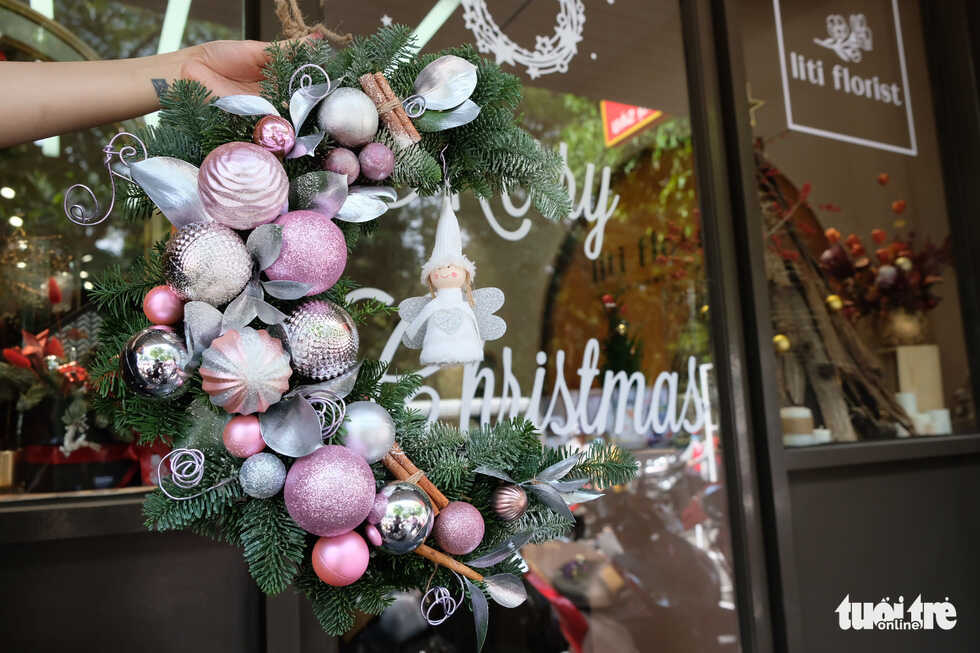 Thông tươi Mỹ giá 50 triệu vẫn 'cháy hàng' dịp Giáng sinh 2