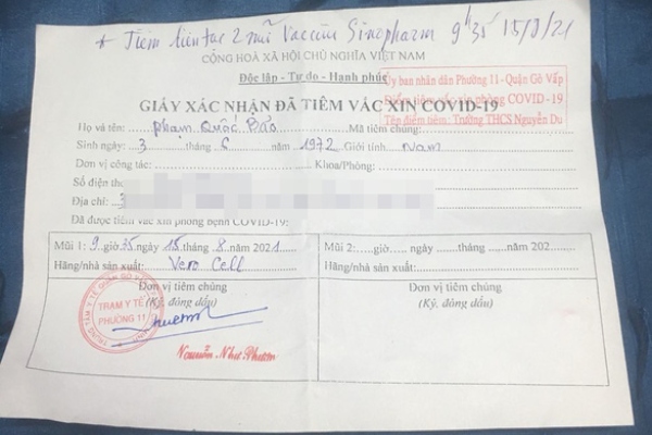 Chưa đầy 1 phút, người đàn ông 49 tuổi ở TP.HCM tiêm 2 mũi vắc xin Vero Cell