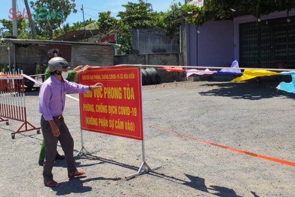 Tự mua dụng cụ, test nhanh thấy dương tính COVID-19, người bán thịt gọi báo trạm y tế