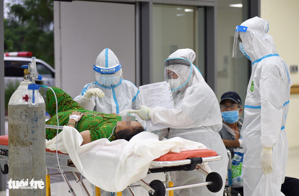 Sao không nghe bác sĩ mà tự trị COVID-19 theo 'toa truyền miệng'?