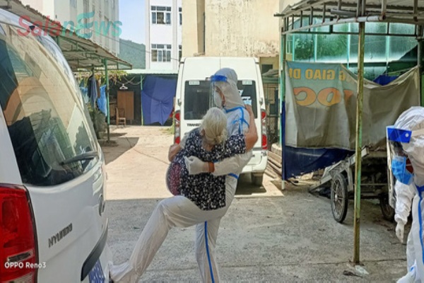 Tư vấn bệnh nhân COVID-19 ở Việt Nam, phát hiện 'triệu chứng hoảng loạn'