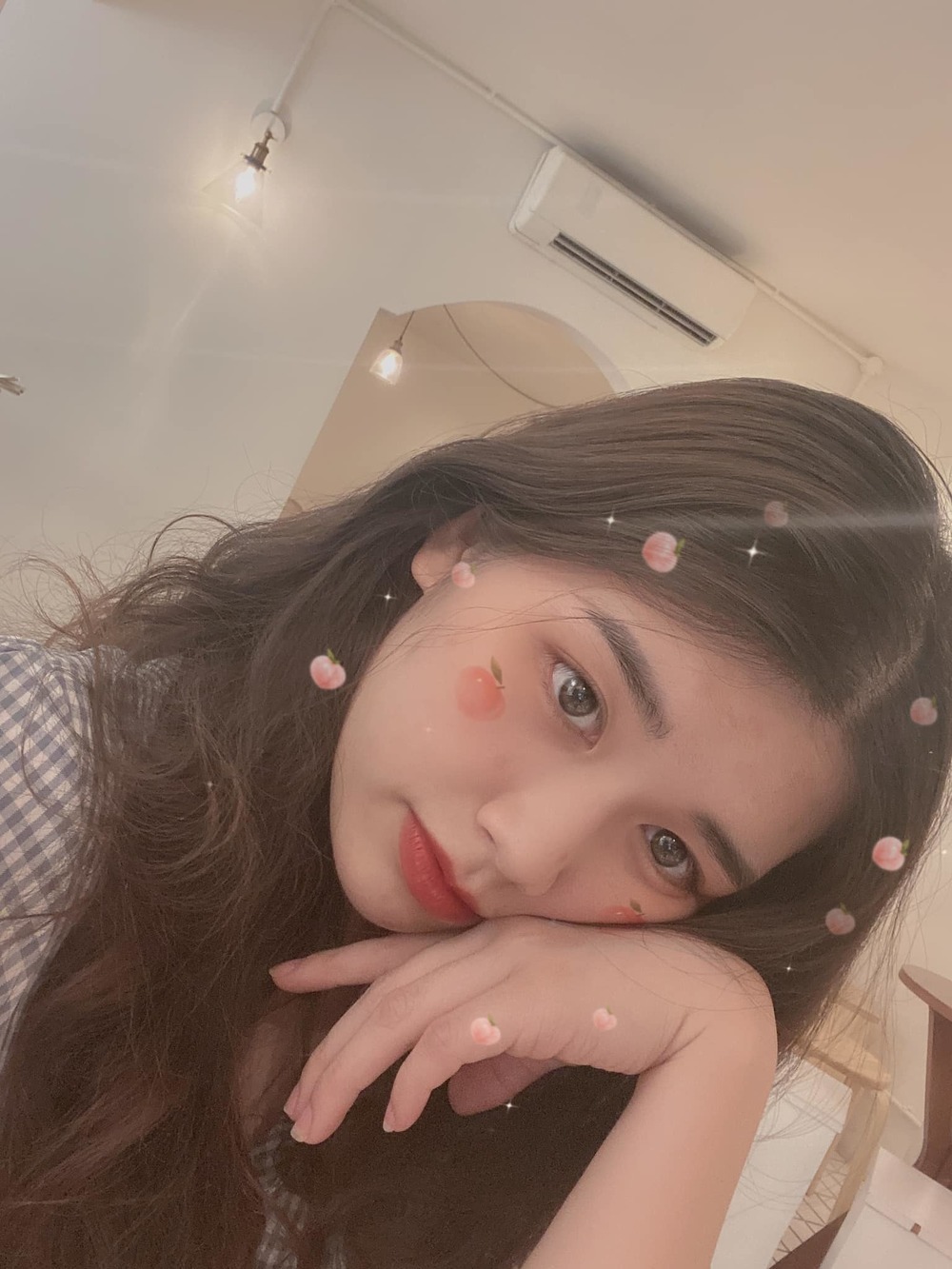 Từng bị chê bai về ngoại hình, cô nữ sinh Olympia ngày nào bất ngờ có màn dậy thì thành công, lột xác ấn tượng như hot girl - Ảnh 5. Từng bị chê bai về ngoại hình, cô nữ sinh Olympia ngày nào bất ngờ có màn dậy thì thành công, lột xác ấn tượng như hot girl - Ảnh 5.